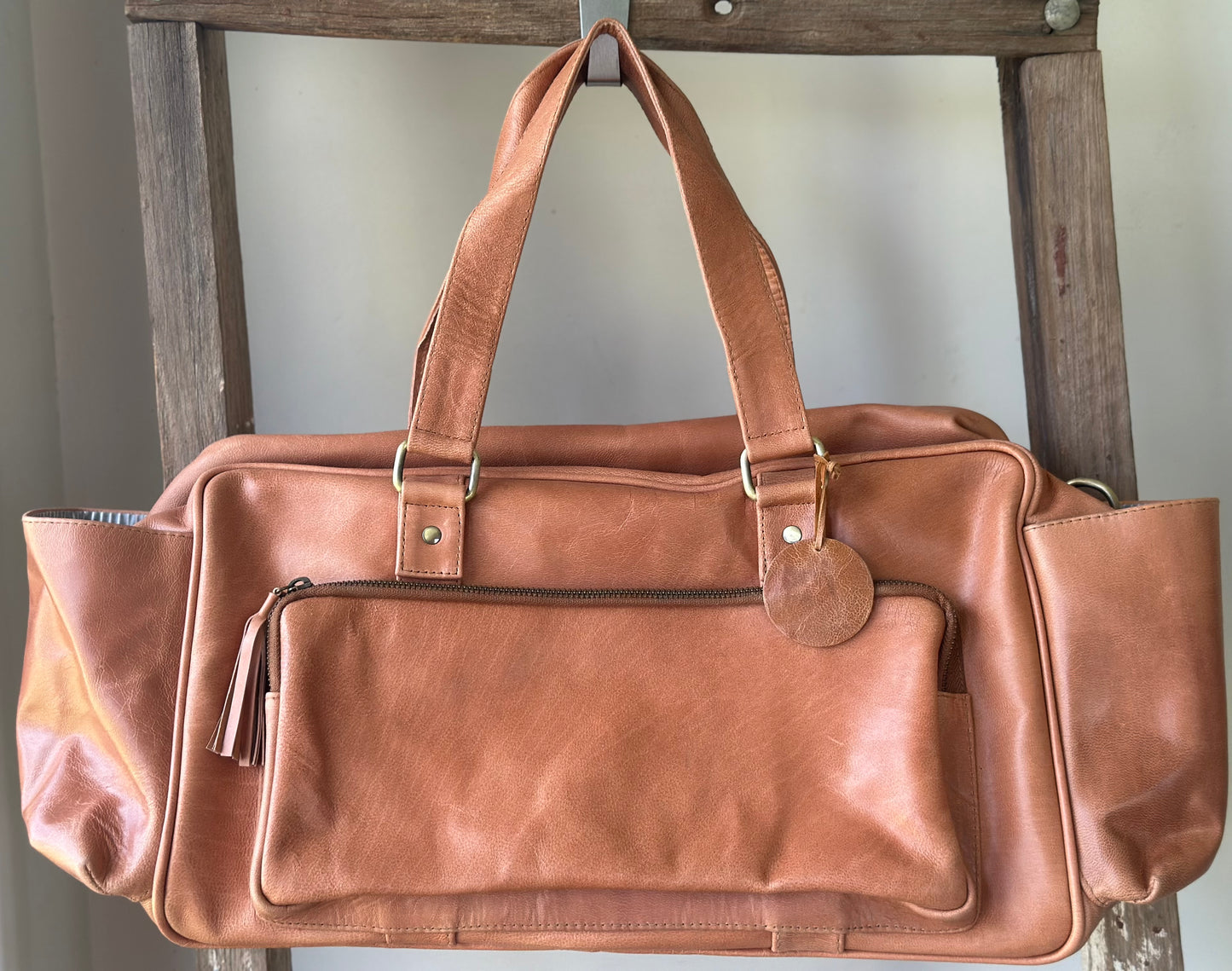 PODDY NAPPY BAG - LEATHER