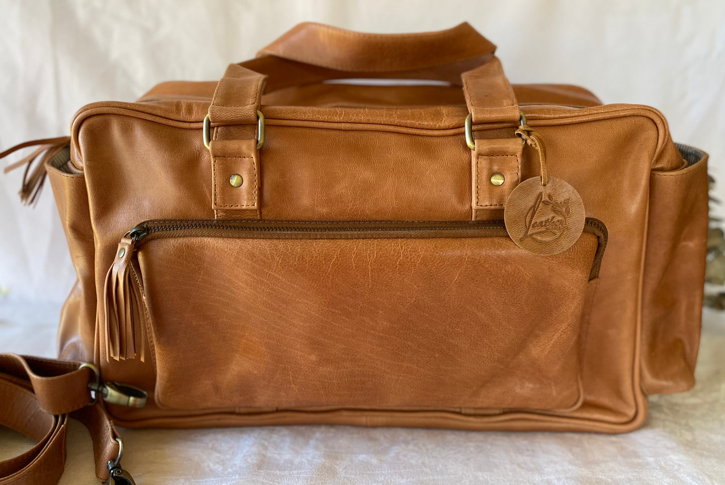 PODDY NAPPY BAG - LEATHER